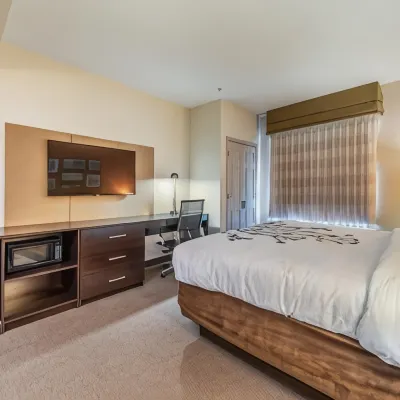 Restwell Inn & Suites I-45 North Các khách sạn gần Trung tâm mua sắm Greenspoint Mall
