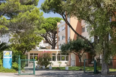 Hotel Club Le Capet Hotels near Camping Beaumette