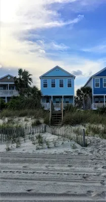 5 Bedroom & 5 Bath Beachfront House w/ Private Pool, Hot Tub & Beach Boardwalk! - balcony
