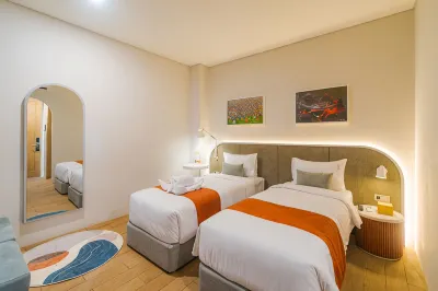 Se.nandung Living and Space Hotels near Al-Hamid Mosque