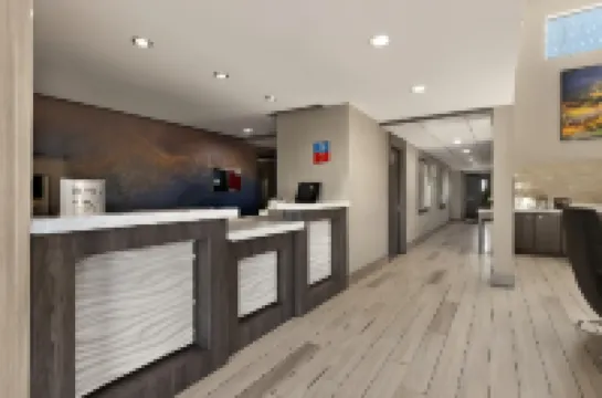 SureStay Plus Hotel by Best Western Tulsa East