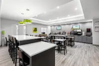 Best Western Palace Inn  Suites