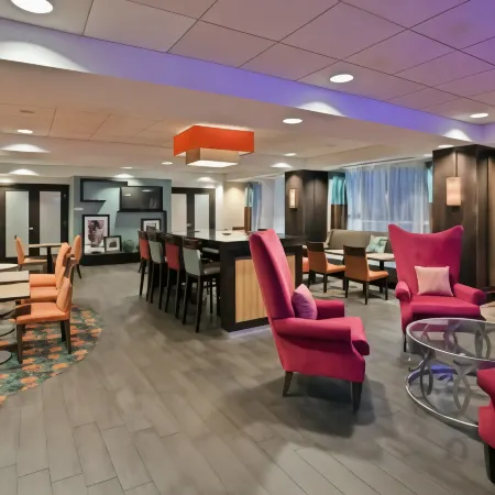 Hampton Inn Ithaca Отели в г. Энфилд