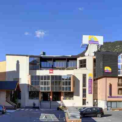 Hotel Suite-Home Serre-Chevalier - Briançon Hotel Exterior