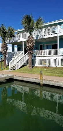 Bayside Bliss at Kontiki