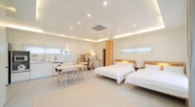 Taean Anmyeondo Hwangdo Indoor Glamping Hotels in 