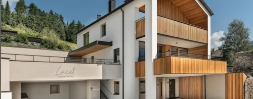 Laiet Luxus-chalet AM SEE / Ferienhaus mit 200qm Hotel a Curon Venosta