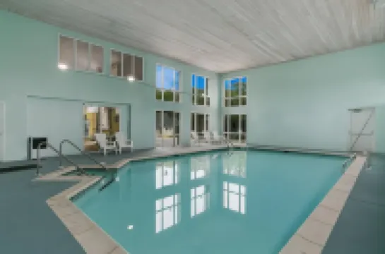 로드웨이 인 & 스위트 허쉬 초콜릿 애비뉴