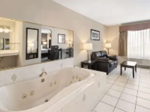 Best Western Inn Suites - Midway Airport Hotels in Burbank