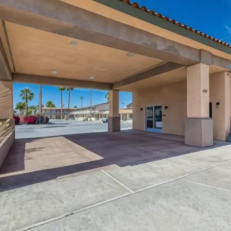 Blythe Hotel & Suites