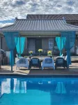 Country Gardens Motel - Pools