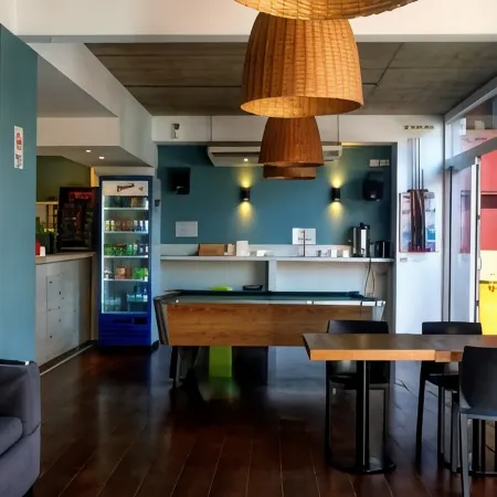 Circus Hostel Отели рядом с достопримечательностью «Железнодорожный вокзал Конститусьон»