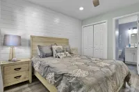 OCEANFRONT CONDO AMAZING VIEWS OF TOPSAIL BEACHES!