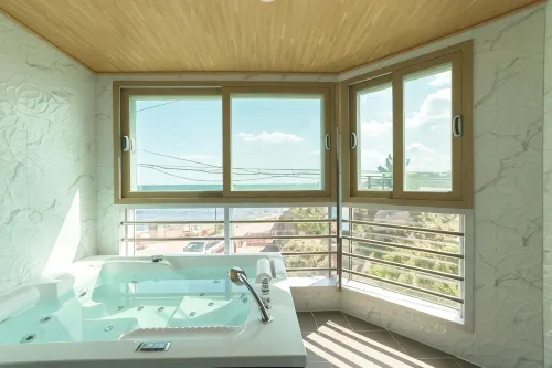 Pohang Beach63 Spa Pension - spa