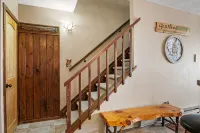 Ski-in/Ski Out Camelback-Indoor Pool-Fireplace-Gym - Wifi