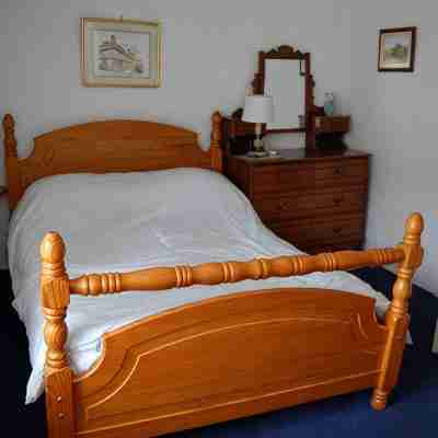 18th century cottage 2 minutes walk to pubs, shops, restaurants and play park Rooms
