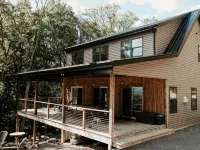 The Rusty Lantern! Enjoy peace and quiet in this cozy mountain cabin! Free WiFi Hotels in Pendleton County