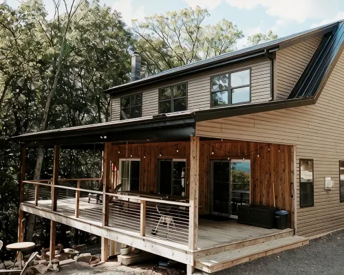 The Rusty Lantern! Enjoy peace and quiet in this cozy mountain cabin! Free WiFi Hotéis em Pendleton County