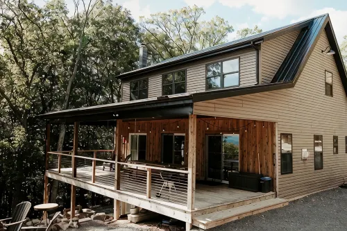 The Rusty Lantern! Enjoy peace and quiet in this cozy mountain cabin! Free WiFi