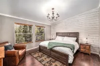 Spacious Mtn Cabin- with HOT TUB, Game room, Skiing, rafting, views and more! - Chalets