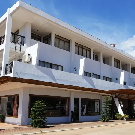 Coron Gateway Hotel & Suites
