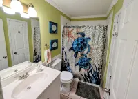 Oceanfront Getaway,  Directly on the Beach with Amazing Views - Balkon