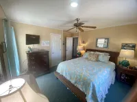 Waterfront Escape! 4BR/2BA on Canal, Sleeps 14 – Boat & Family Ready! Holden - 3 stjerner