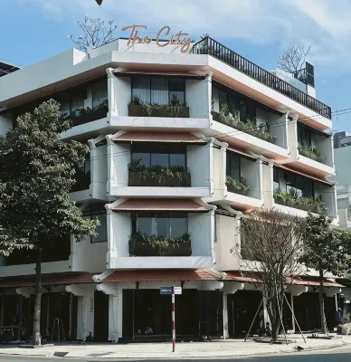 The City Boutique Hotel - piscina