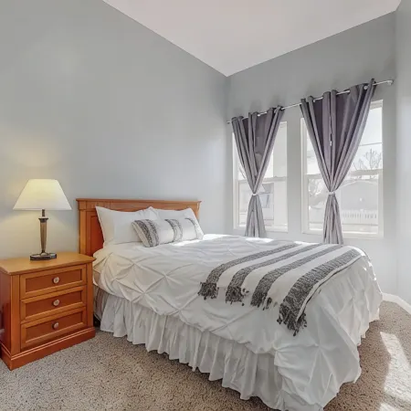 Spread out - Renovated 5BR+Loft, Sleeps 12+