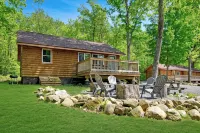 Modern and Spacious Cabin w/ Firepit - Walkable to Beach & Close to Town!
