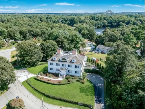 Spacious Waterview Home - Spa, Pool Table & Fireplaces – for Families & Reunion