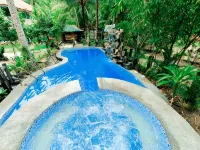 Family Villa in Baler w/ Pool & Spa Tub – 25 Pax