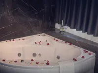 Level Luxury Room's Hotels near باليلولا