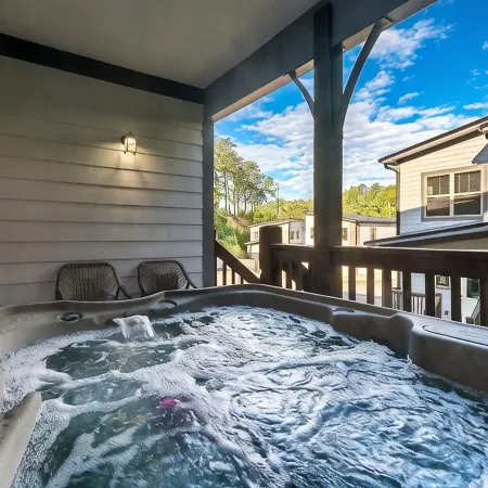 Modern 5 bedroom cabin, close-Dollywood, game room
