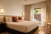 Pinctada Hotel Broome - balcony