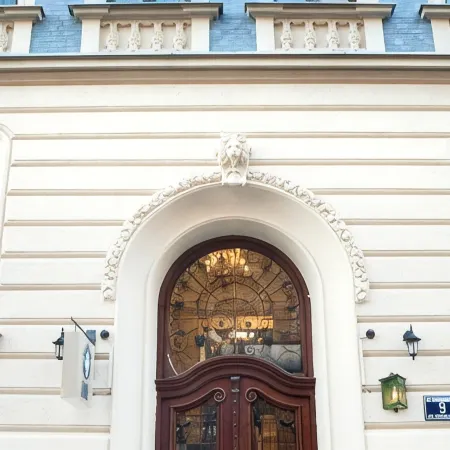 Leone Aparthotel
