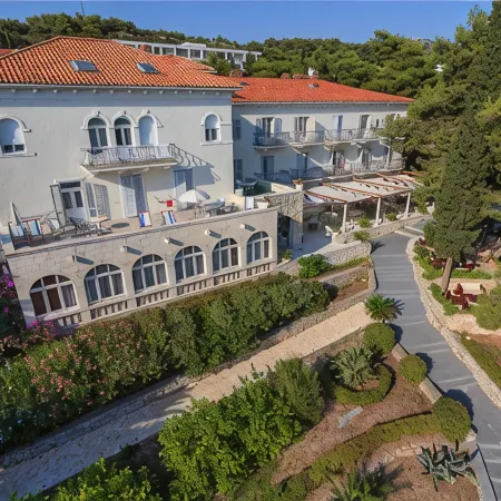 Hotel Moeesy, Blue & Green Oasis
