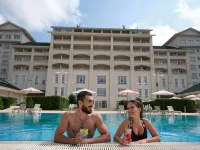 Qafqaz Riverside Hotel - Swimmingpools