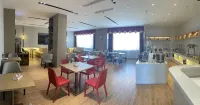 Twin Rivers Hotel - breakfast