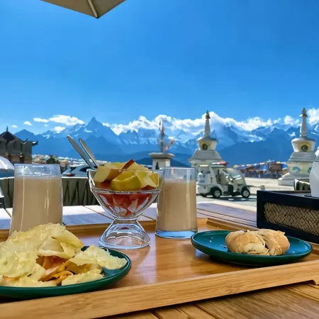 Mainri Snow Mountain Hotel
