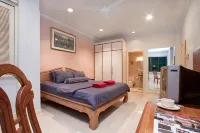 Argyle Apartments Pattaya - Bergblick