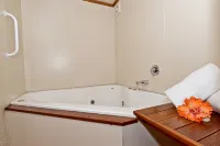 Pacific Harbour Villas - suối nước nóng