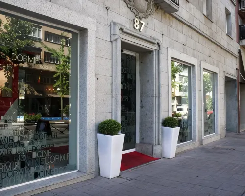 Dormirdcine Hotels near Serrano Street