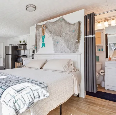 Vintage Florida Beach Efficiency, 1 block to the beach! - Apartments
