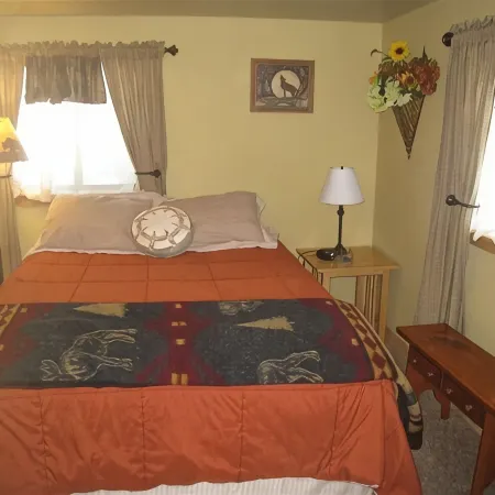 Cozy Cabin Just Minutes from Yellowstone. Book Now for Your Summer Stay!