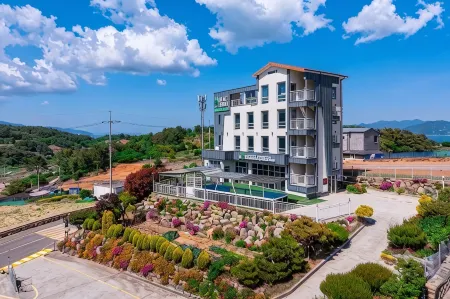 Yeosu Little Forest Pension