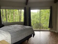 MONTREAT ROUND HOUSE - Mountain views, Renovated, Hot Tub, Fire Pit - Chalets