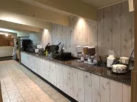 Baymont by Wyndham Queensbury / Lake George - breakfast
