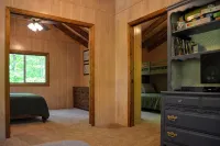 Huge Custom 4-Bedroom Chalet in Innsbrook Resort - Pet Friendly!