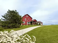 Serenity Heights - Peaceful Country Acres with Beautiful View in Every Direction